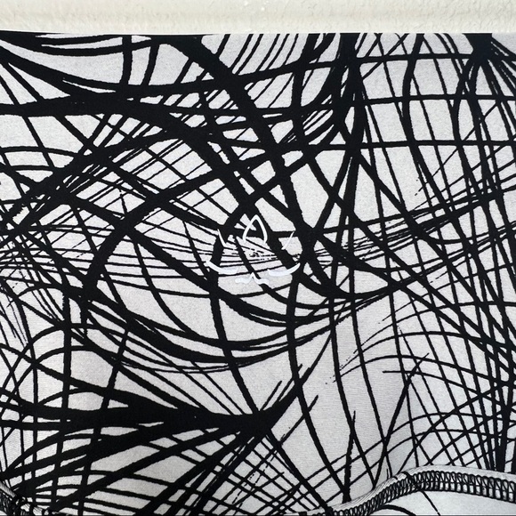 Beyond Yoga Flip It And Reverse It Lotus Hi Rise Leggings - Picture 4 of 8